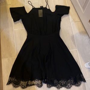 Black Off The Shoulder with Laced Bottom-Size 8
